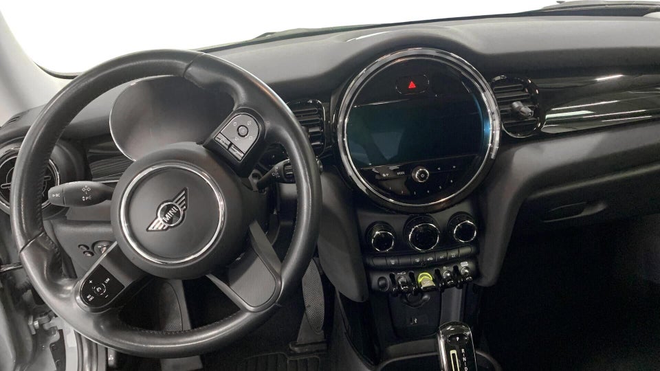 MINI Cooper SE Essential 3d