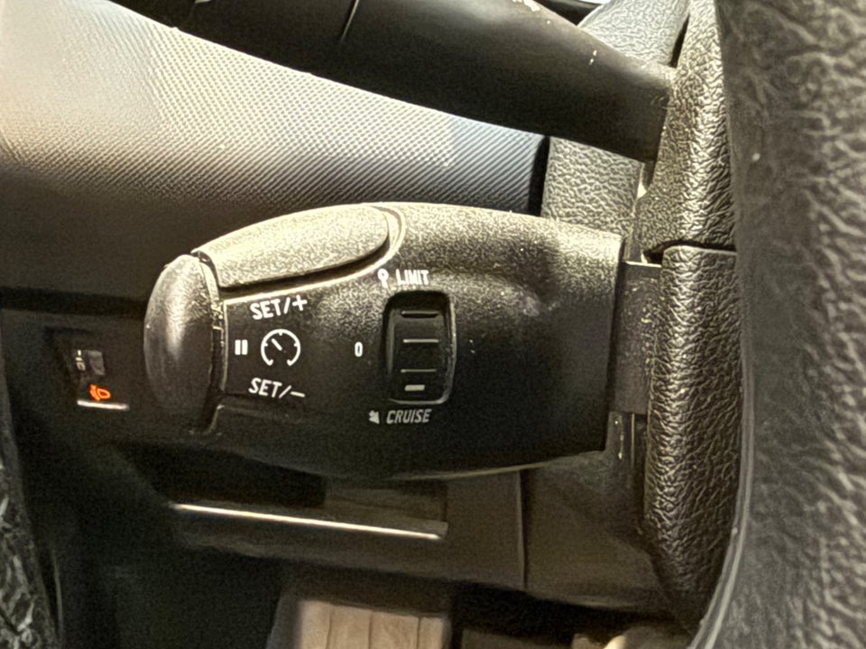 Peugeot 308 1,6 VTi Premium 5d