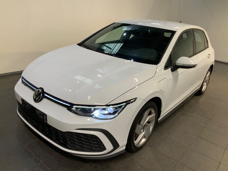 VW Golf VIII 1,4 GTE DSG 5d