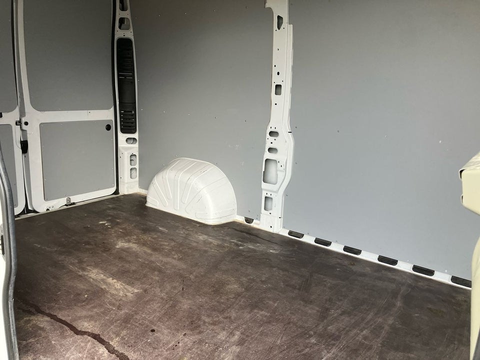 Citroën Jumper 35 2,2 BlueHDi 140 L2H2 MasterLine EAT8