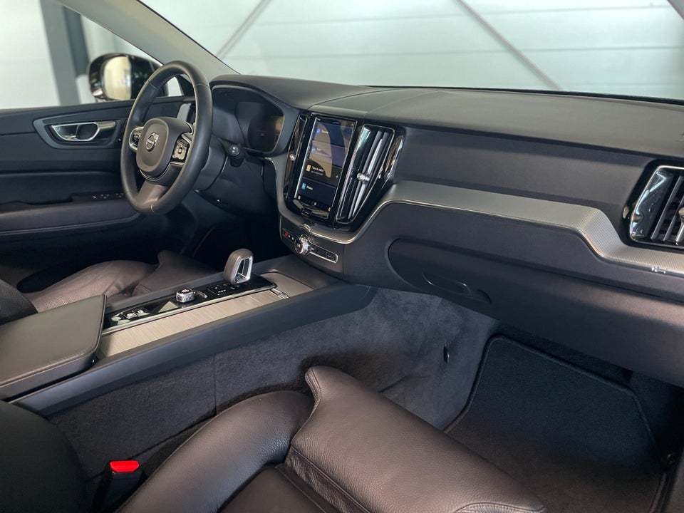 Volvo XC60 2,0 T6 ReCharge Plus Dark aut. AWD 5d