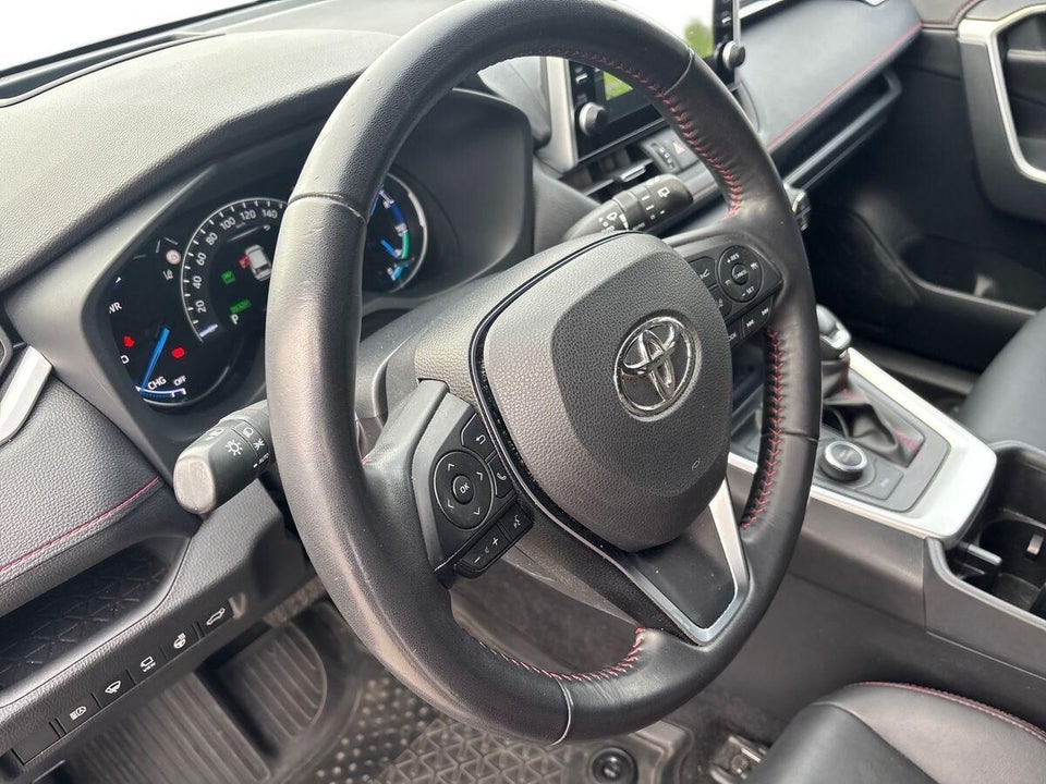 Toyota RAV4 2,5 Plug-in Hybrid H3 Premium AWD-i Van 5d