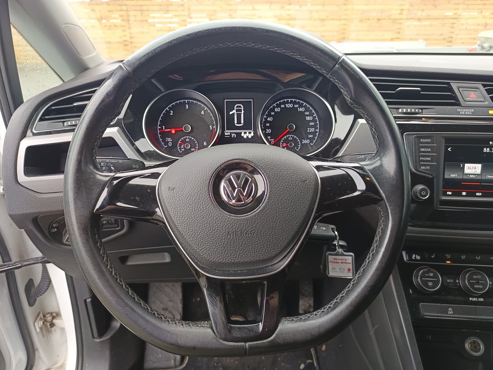 VW Touran 1,6 TDi 110 Comfortline Van 5d
