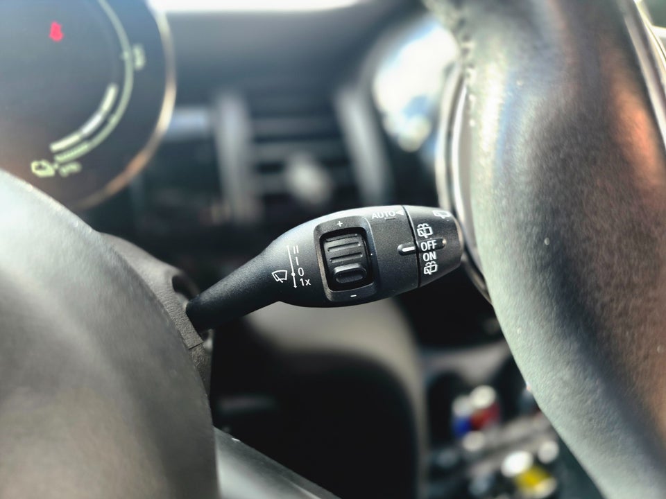 MINI Cooper SE Essential 3d