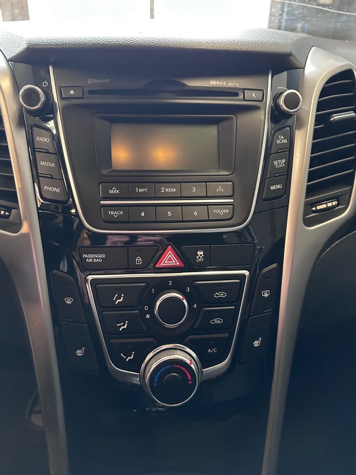 Hyundai i30 1,6 CRDi 110 Comfort Eco 5d