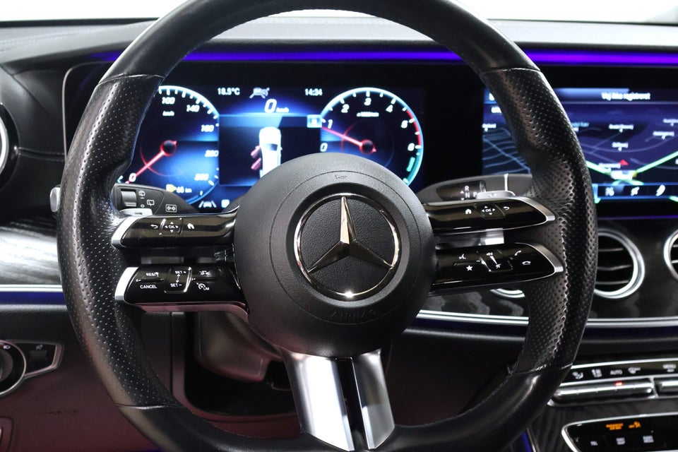 Mercedes E300 de 2,0 AMG Line stc. aut. 4Matic 5d