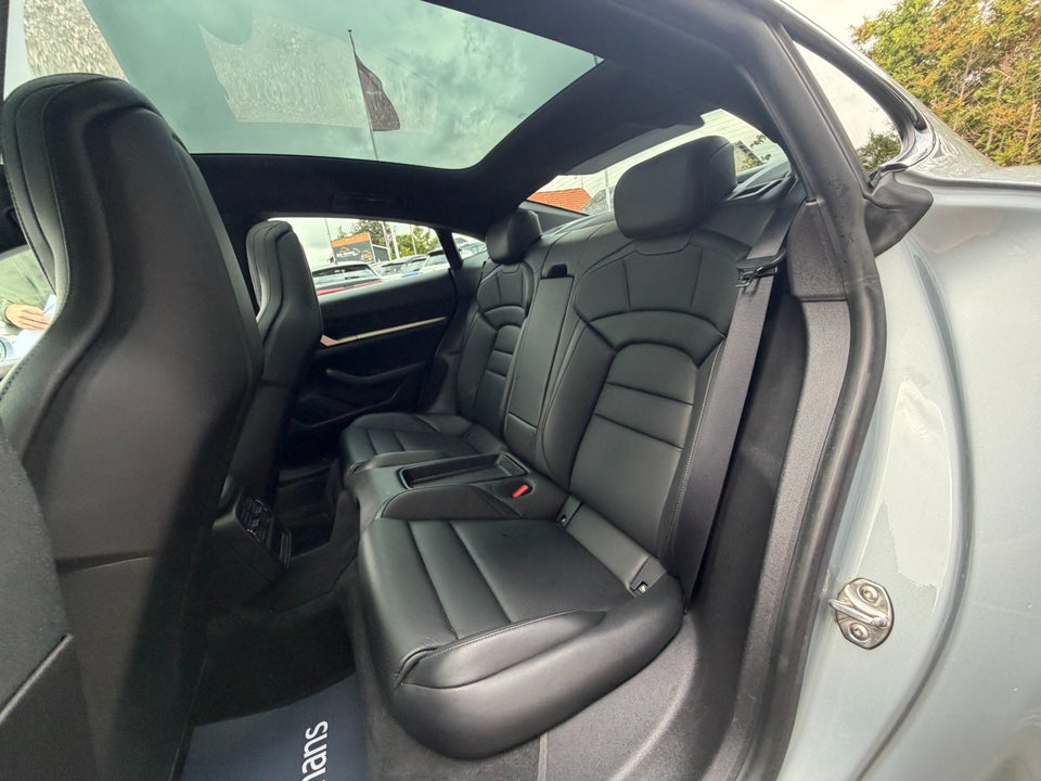 Porsche Taycan 4d