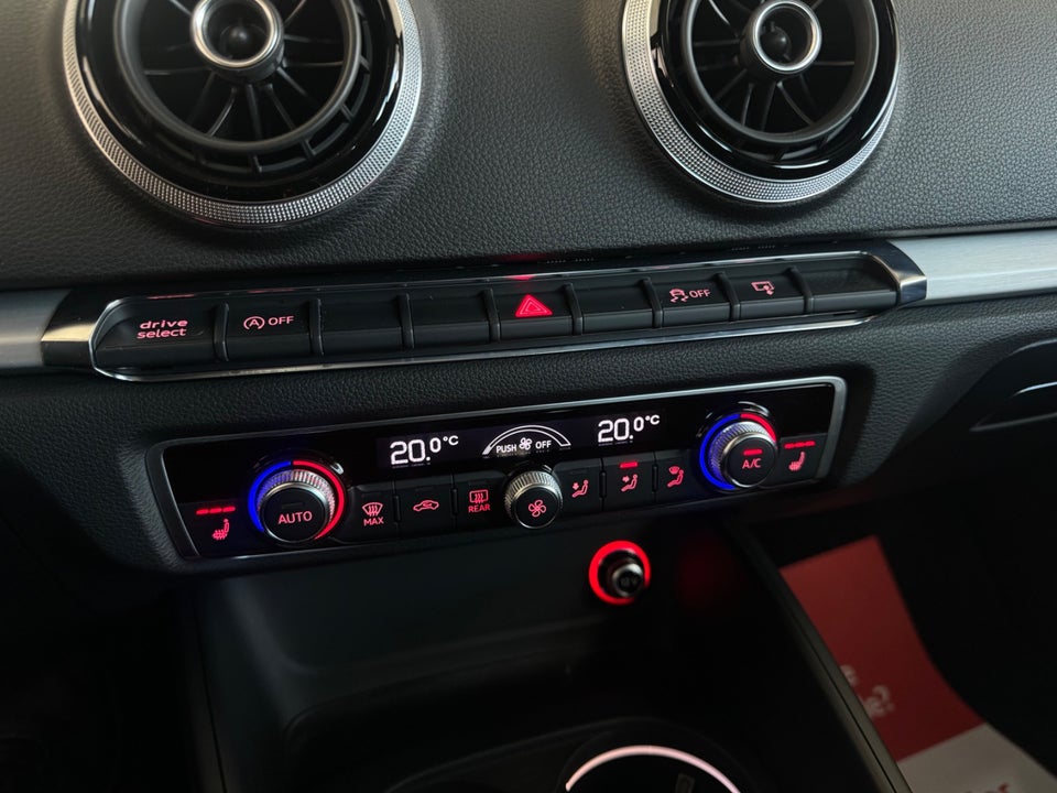 Audi A3 2,0 TDi 150 S-line Sportback S-tr. 5d