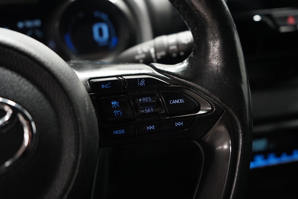 Toyota Yaris 1,5 Hybrid H3 Style e-CVT 5d