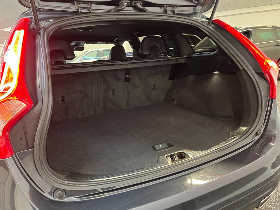 Volvo V60 2,0 D4 190 Summum aut. 5d