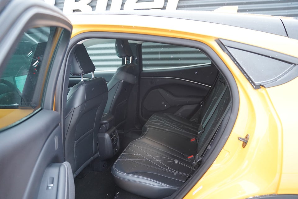 Ford Mustang Mach-E 72 Standard Range 5d