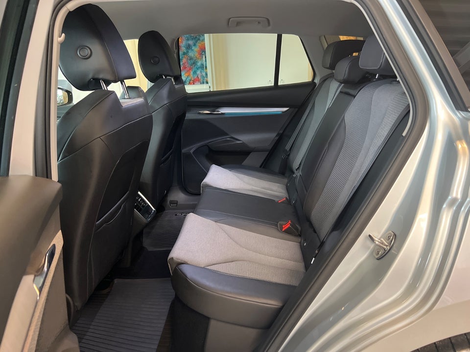 Skoda Enyaq 80 iV Loft 5d