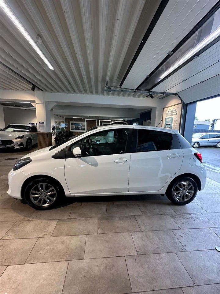 Toyota Yaris 1,3 VVT-i T2 Limited 5d