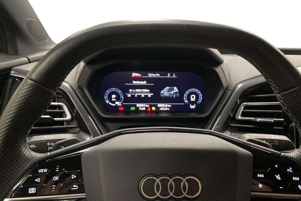 Audi Q4 e-tron 40 S-line 5d