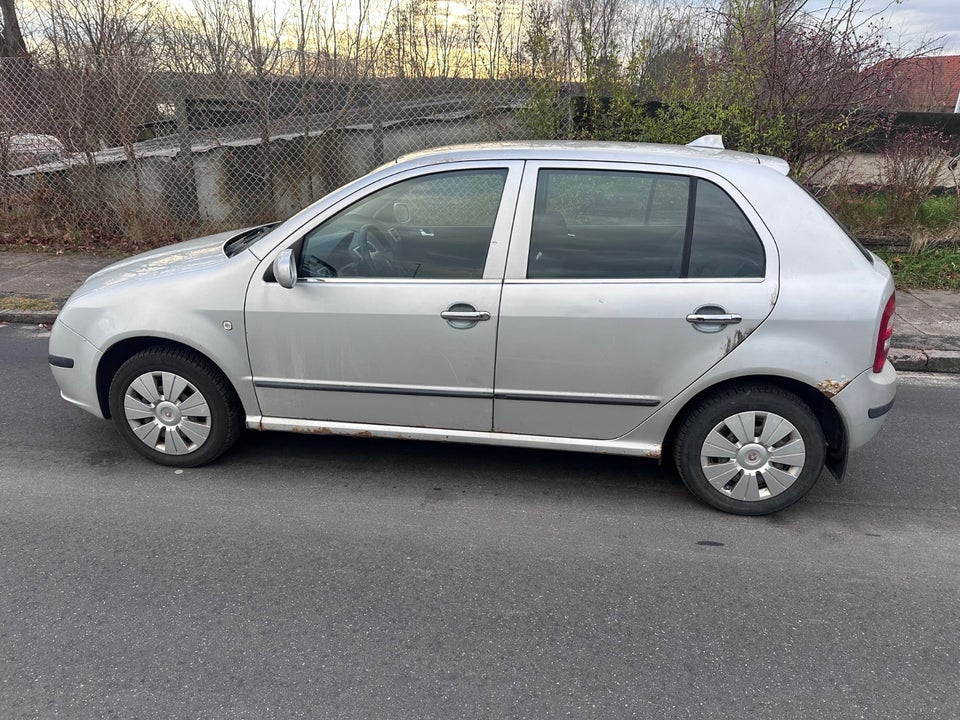 Skoda Fabia 1,4 16V 75 Ambiente 5d