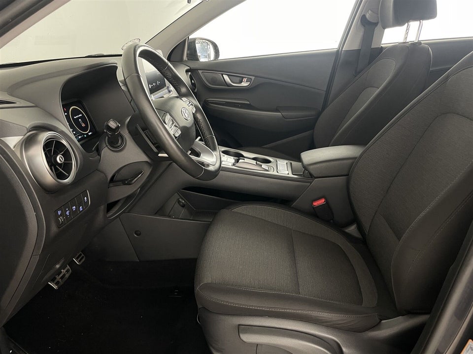 Hyundai Kona 64 EV Essential 5d