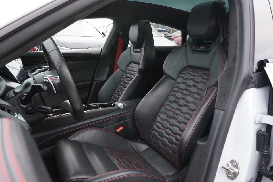 Audi RS e-tron GT quattro 4d