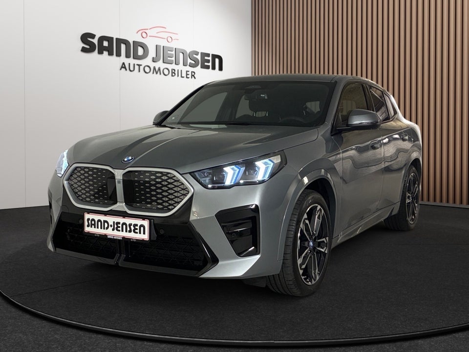 BMW iX2 xDrive30 M-Sport 5d