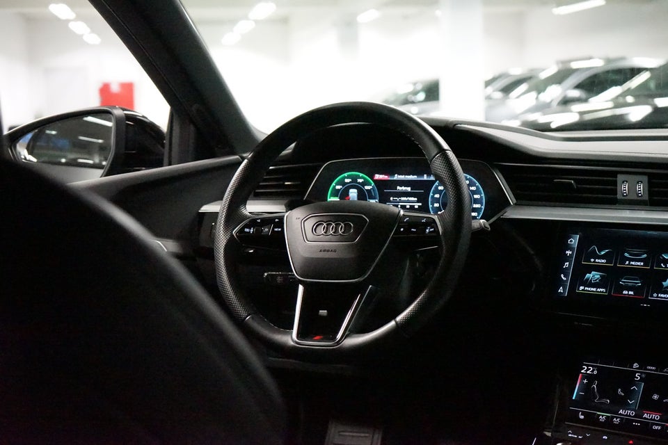 Audi e-tron 55 S-line quattro 5d