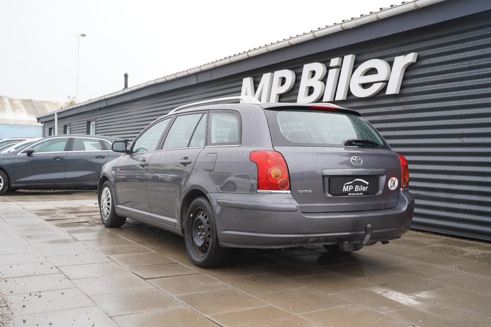 Toyota Avensis 1,8 VVT-i Elegance stc. 5d