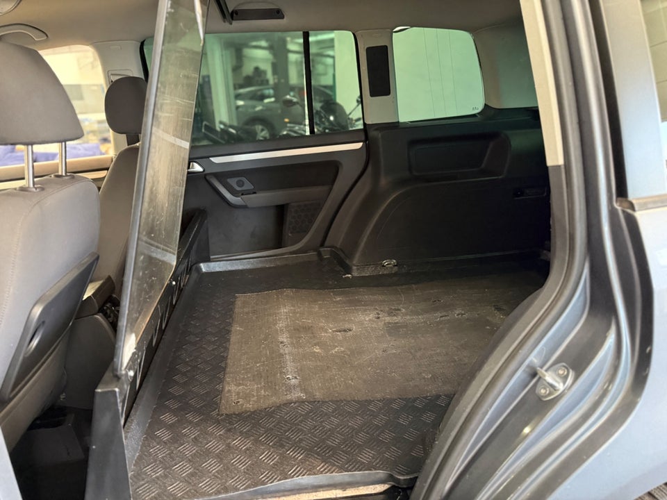 VW Touran 2,0 TDi 136 Trendline DSG Van 5d