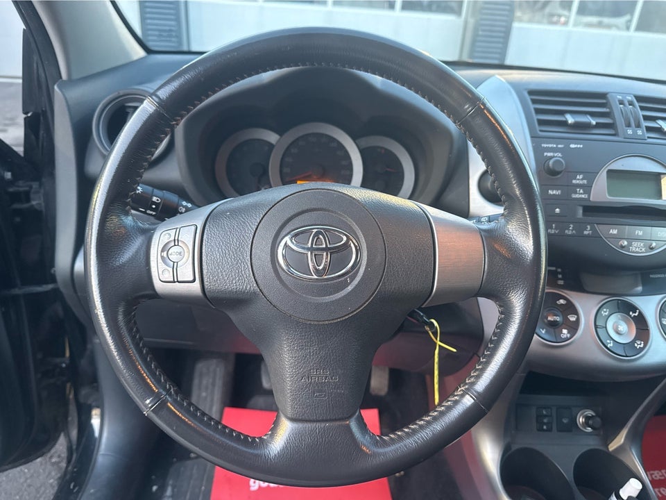 Toyota RAV4 2,0 VVT-i Wave 4x4 Van 5d