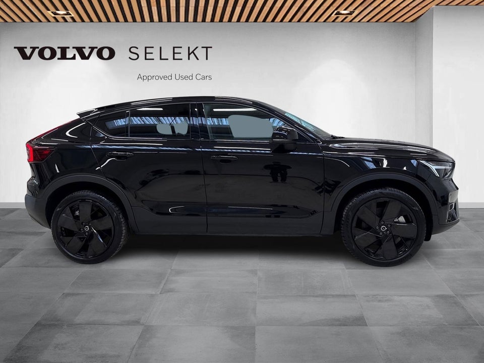 Volvo EC40 Extended Range Black Edition 5d