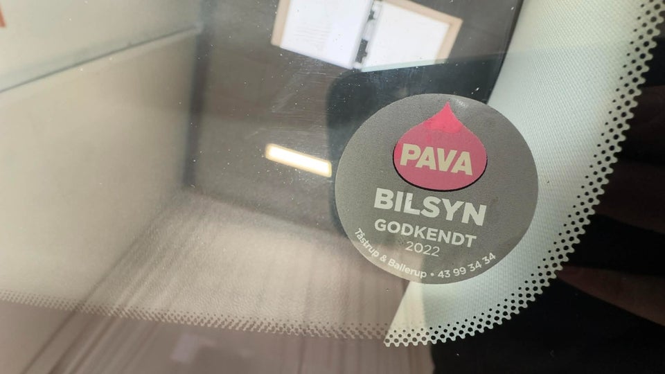 Peugeot 2008 1,2 e-THP 110 Allure Sky EAT6 5d