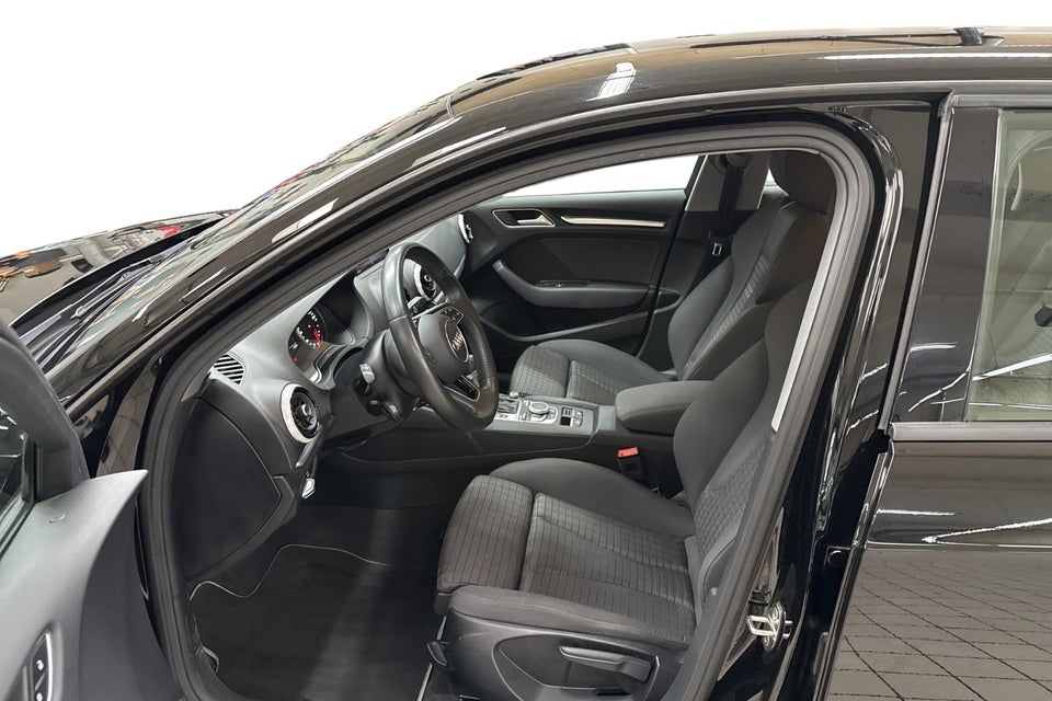 Audi A3 35 TFSi Sport Sportback S-tr. 5d