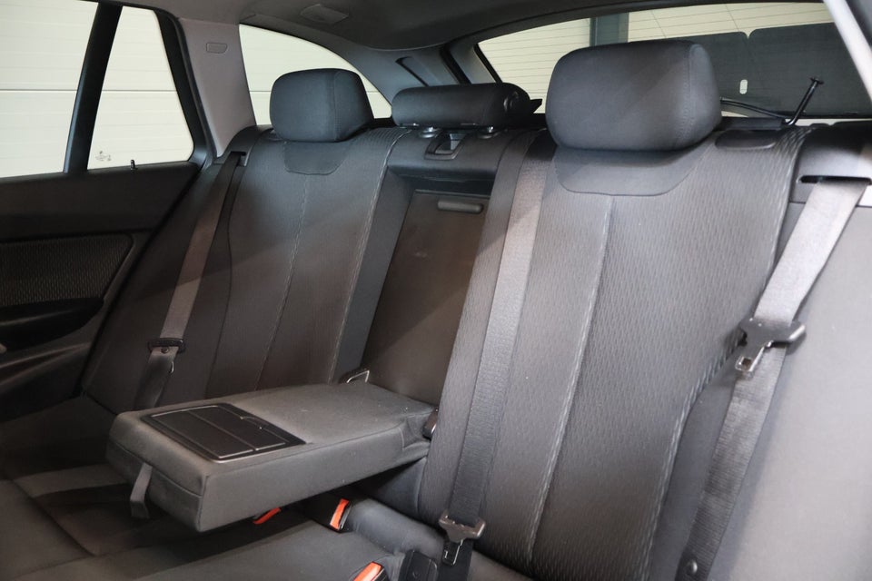 BMW 320i 2,0 Touring aut. 5d