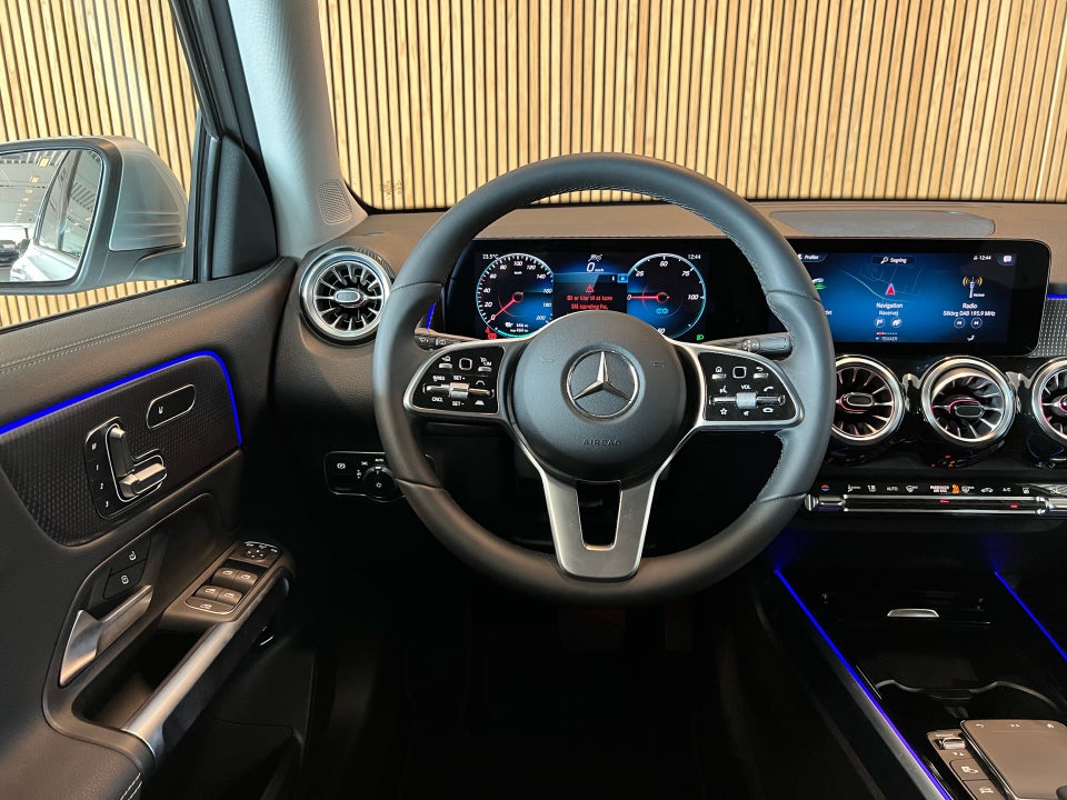 Mercedes EQB250 Premium Plus 5d