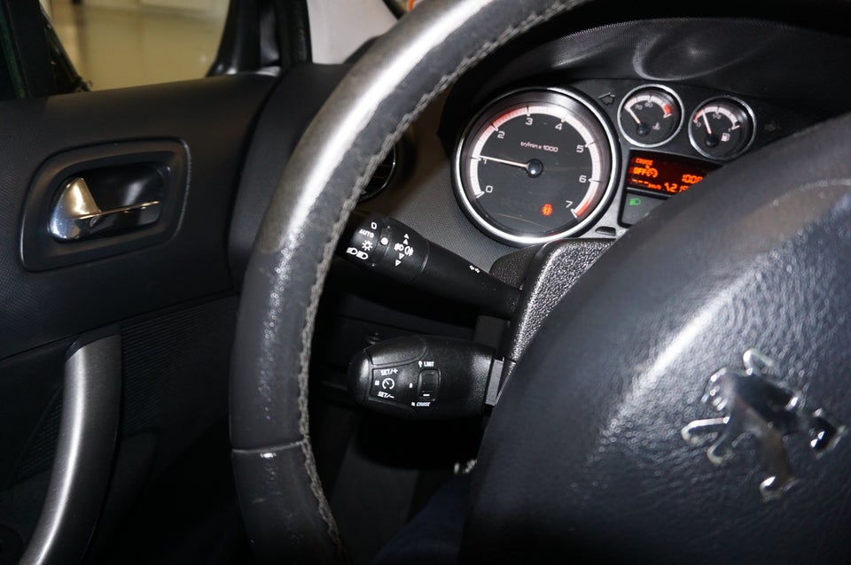 Peugeot 308 1,6 VTi Premium 5d