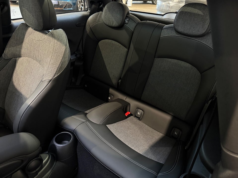 MINI Cooper SE Camden Edition 3d