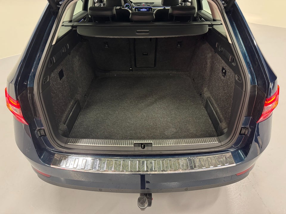 Skoda Superb 1,5 TSi 150 Business Executive Combi DSG 5d