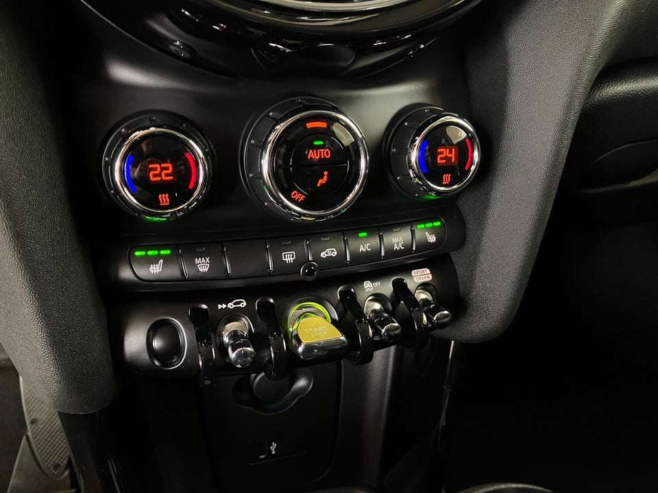 MINI Cooper SE Classic Trim 3d