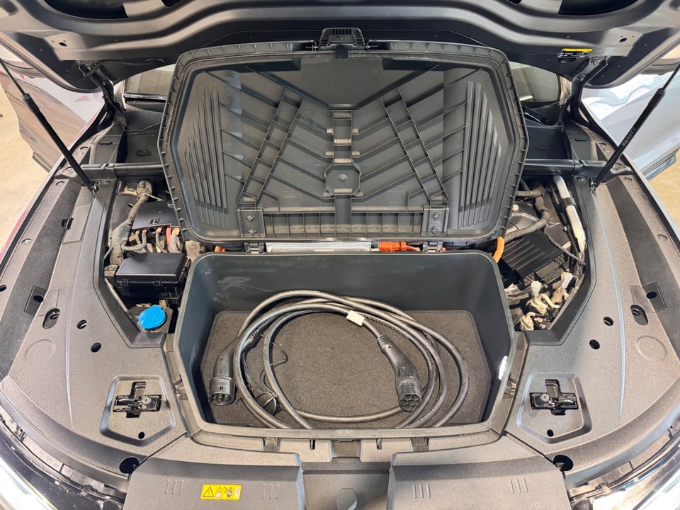 Audi e-tron 55 quattro 5d