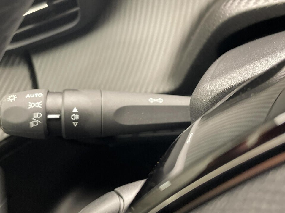 Peugeot e-2008 50 Allure 5d