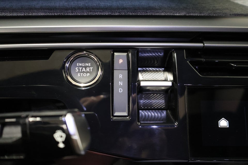 Peugeot e-3008 77 GT 5d