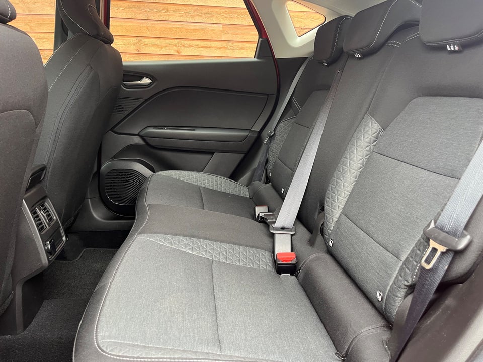 Renault Captur 1,6 E-Tech Zen 5d