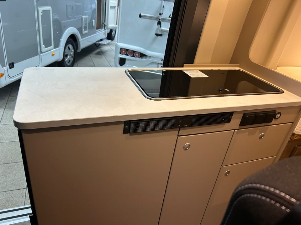 Carado CV602 PRO 2,2 JTD 140 aut. 3d