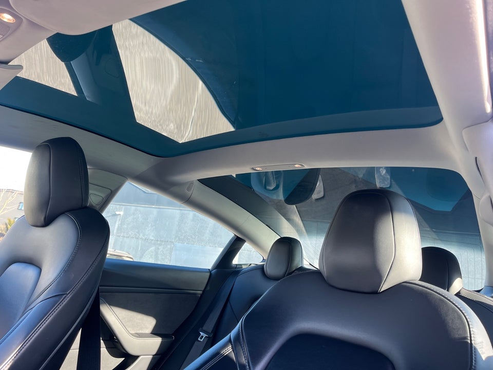 Tesla Model 3 Long Range AWD 4d