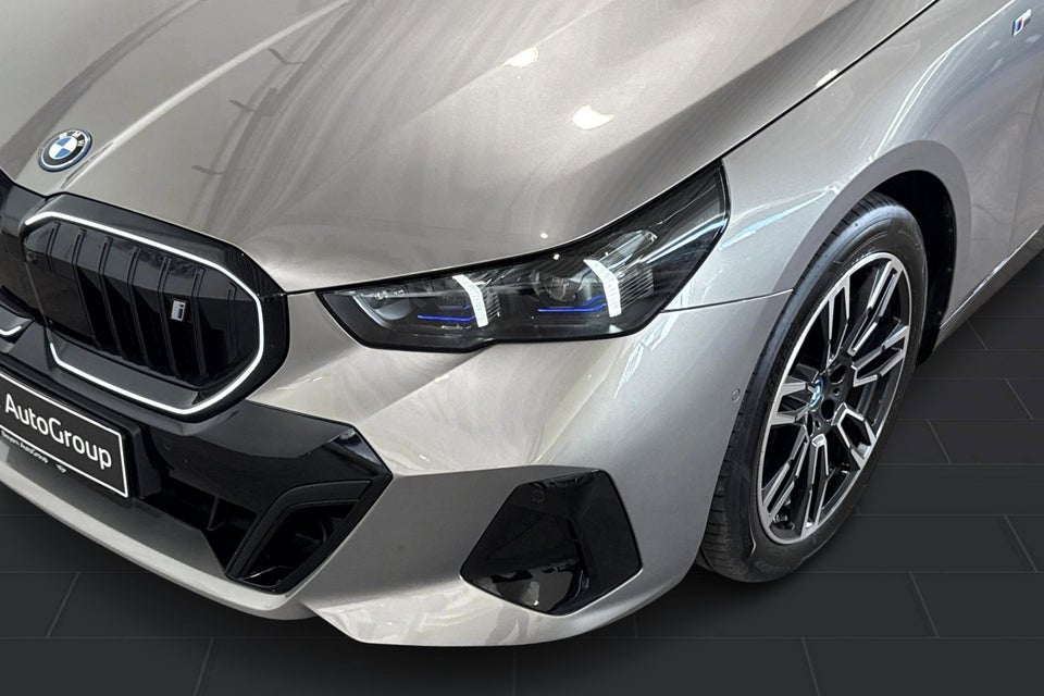 BMW i5 eDrive40 Fully Charged M-Sport 4d