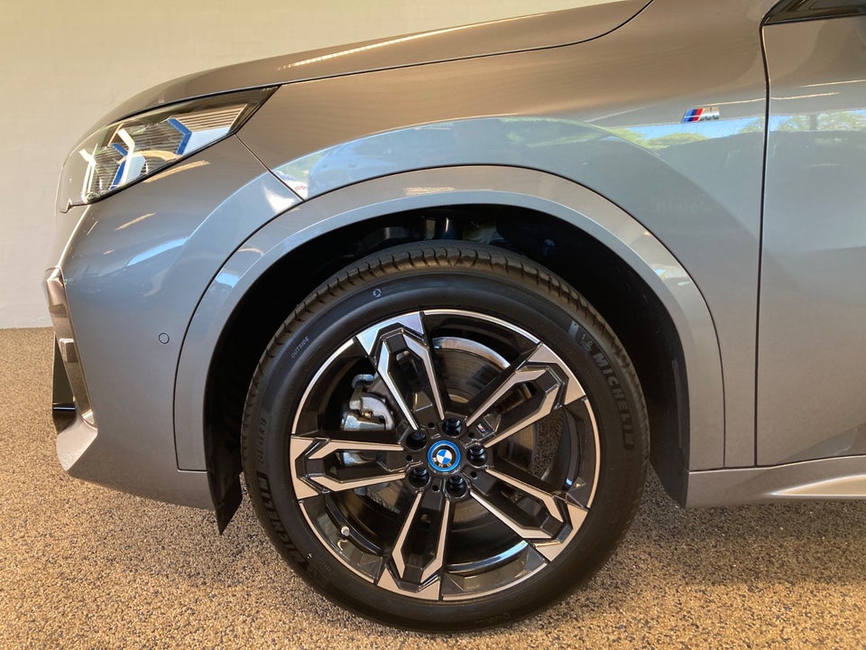 BMW iX2 xDrive30 M-Sport 5d