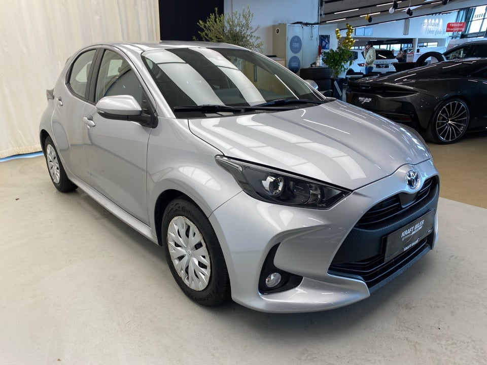 Toyota Yaris 1,5 Hybrid Essential e-CVT 5d