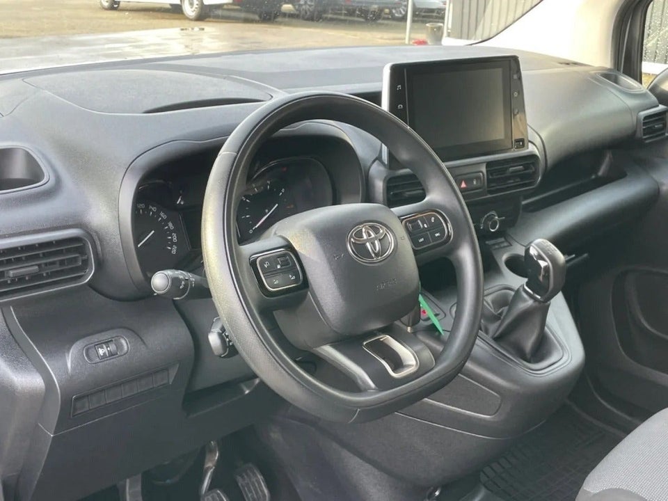 Toyota ProAce City 1,5 D 102 Medium Comfort 6d