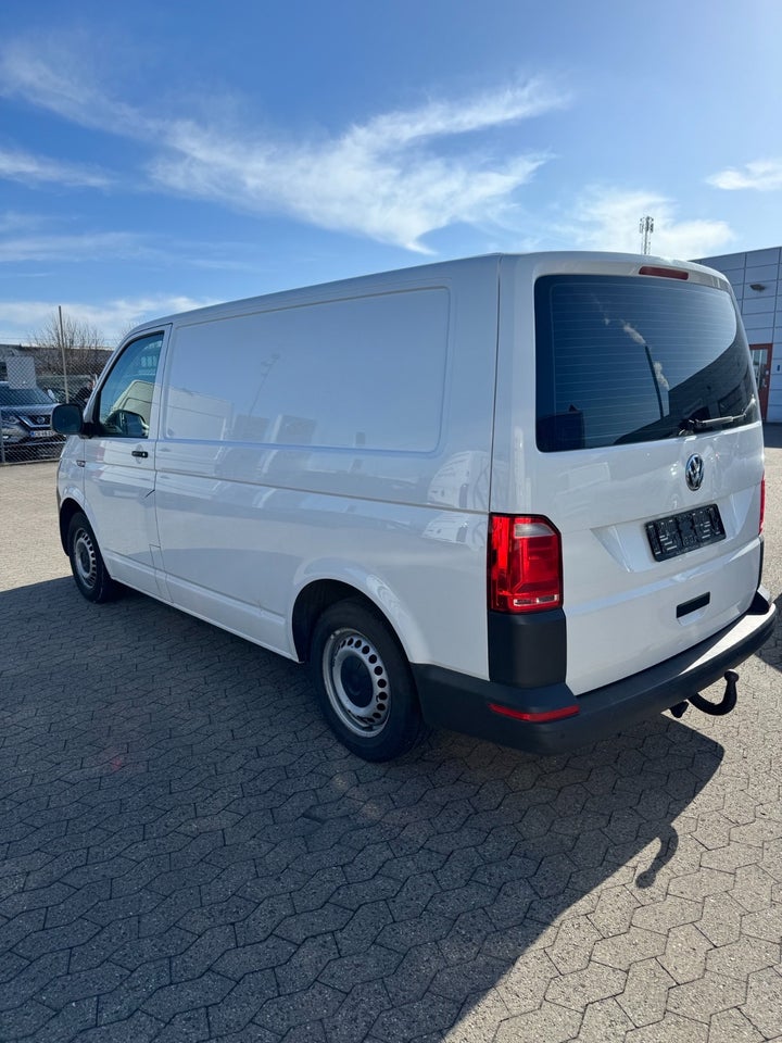 VW Transporter 2,0 TDi 150 Kassevogn kort