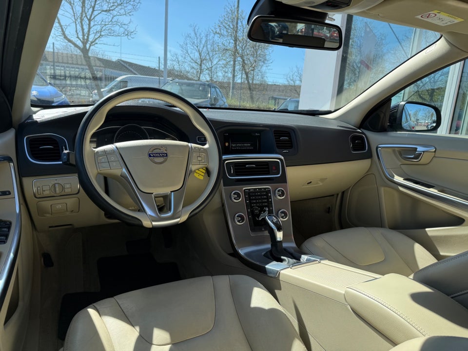 Volvo V60 2,0 D4 190 Momentum aut. 5d