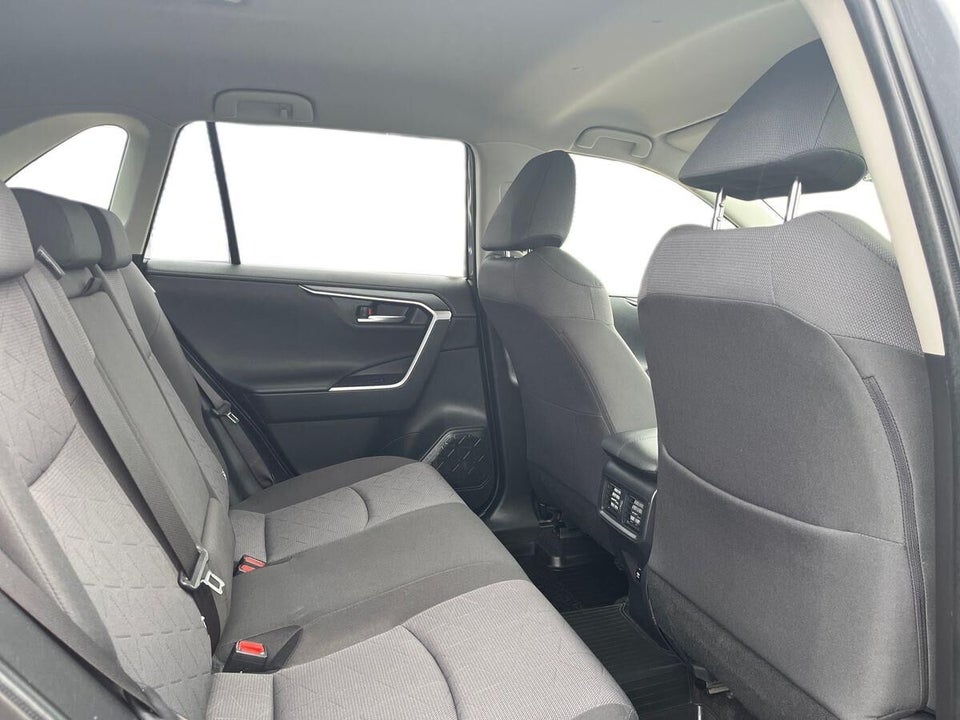 Toyota RAV4 2,0 T3 e-CVT 5d
