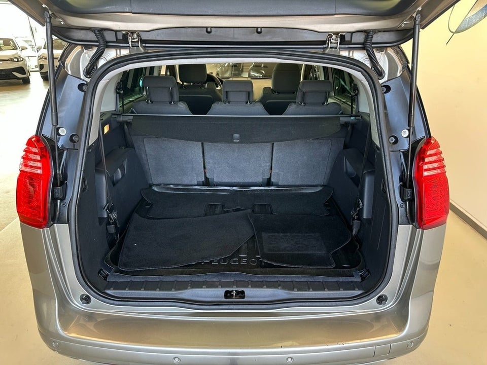 Peugeot 5008 1,6 BlueHDi 120 Allure 7prs 5d