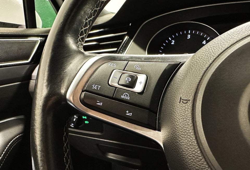 VW Passat 2,0 TDi 190 R-line Variant DSG 5d